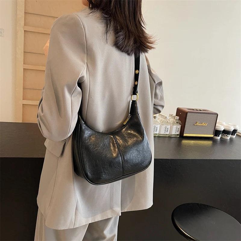 Small Leather Saddle Bags Zipper Women Crossbody Shoulder Bag Stud Strap Purse