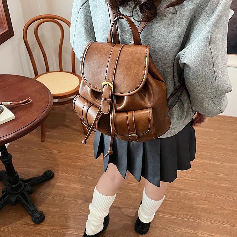 Retro Leather Backpacks Medium Outer Flap Pockets Drawstring Snap Handbags