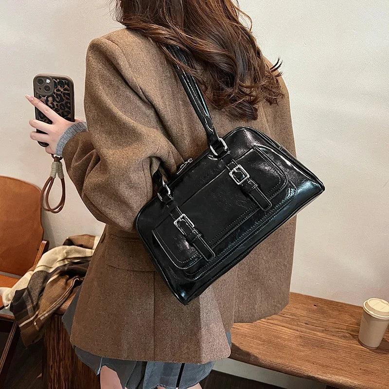 Small Retro Leather Tote Bags Women Zipper Outer Belt Flap Big Pocket Shoulder Bags