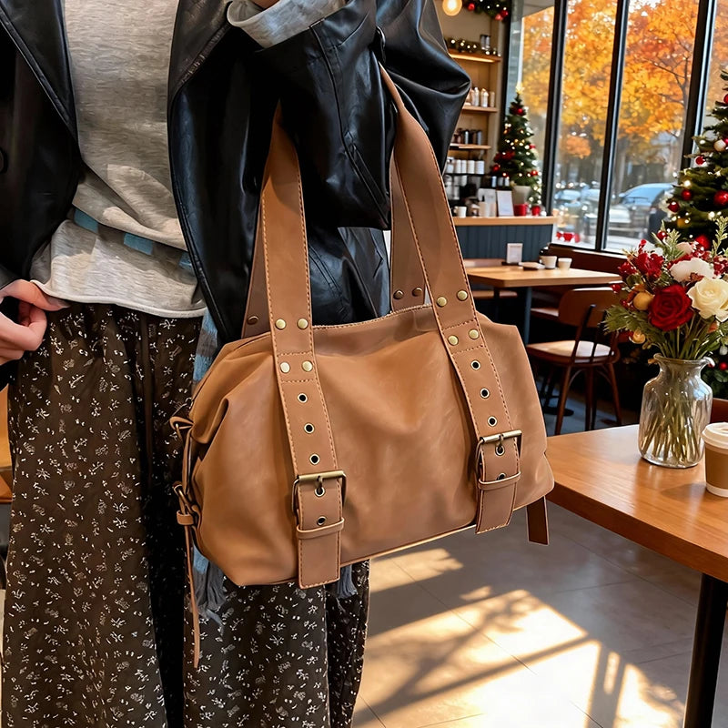 Women's Shoulder Bag Vintage Baguette-Shape PU Leather Zipper Crossbody Bag with Phone Pocket