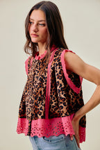 SO ME Ärmellose Bluse Leopardenmuster Rosa Blumenmuster Spitzensaum Knopfleiste Falten-Top