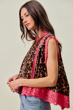 SO ME Ärmellose Bluse Leopardenmuster Rosa Blumenmuster Spitzensaum Knopfleiste Falten-Top