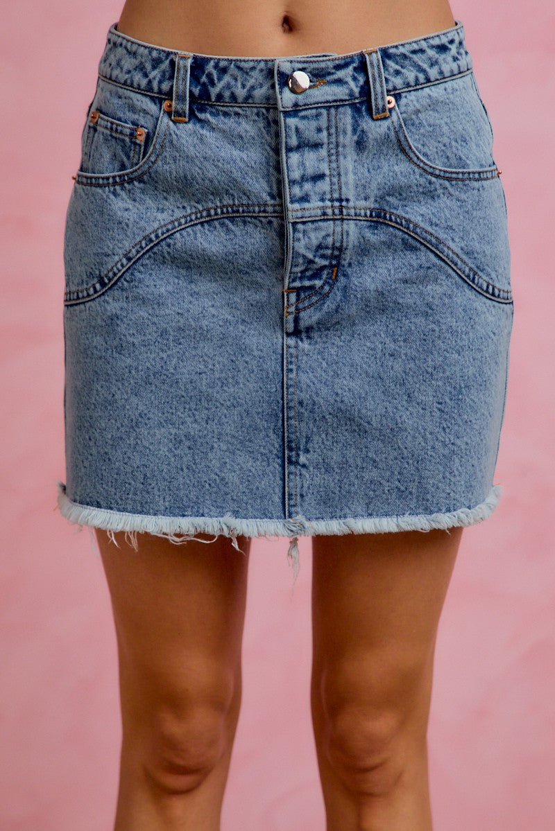 SO ME Denim Mini Skirt Floral Back Pockets Washed Raw Hem Casual Jean Skirts