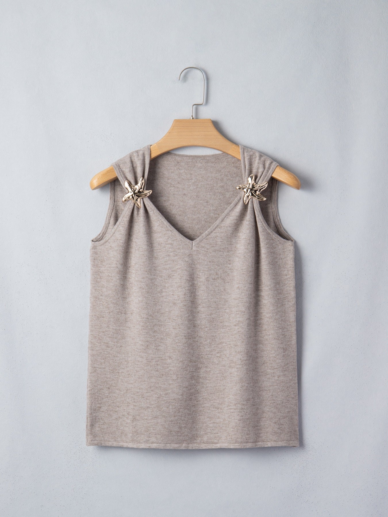 V-Neck Knit Top Sleeveless Starfish Metal Mocha Women's Lightwight Blouse