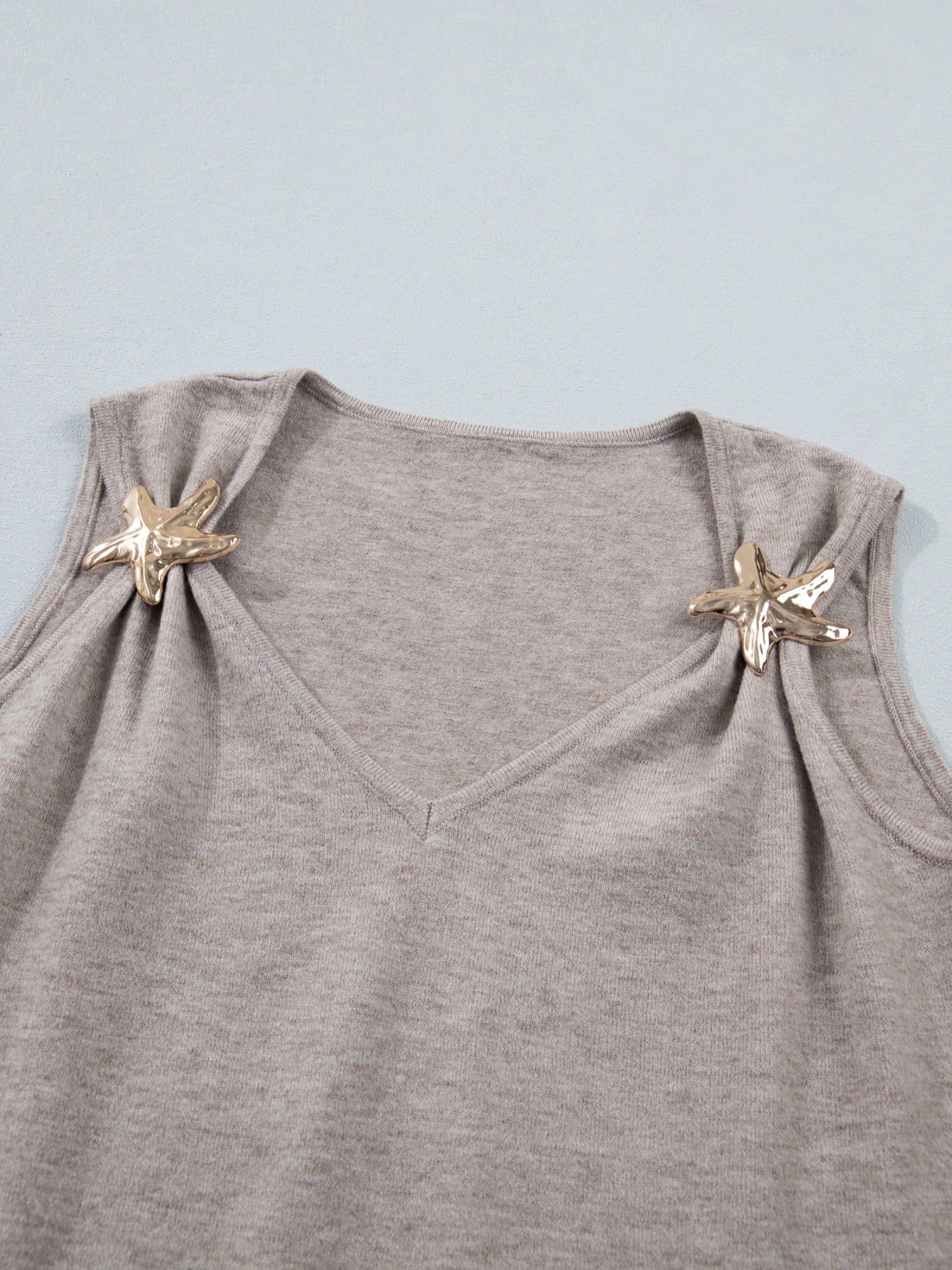 V-Neck Knit Top Sleeveless Starfish Metal Mocha Women's Lightwight Blouse