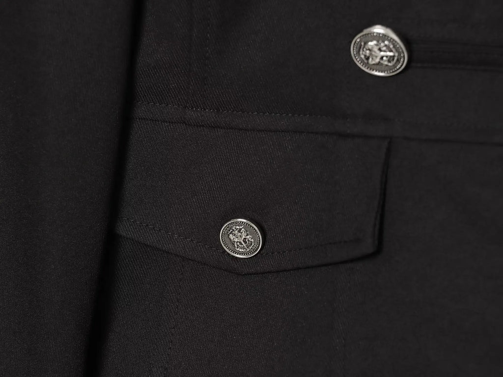 Casaco Feminino Estilo Militar com Fecho e Detalhes de Botões