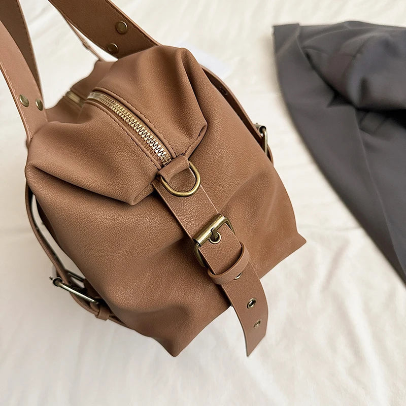 Women's Shoulder Bag Vintage Baguette-Shape PU Leather Zipper Crossbody Bag with Phone Pocket