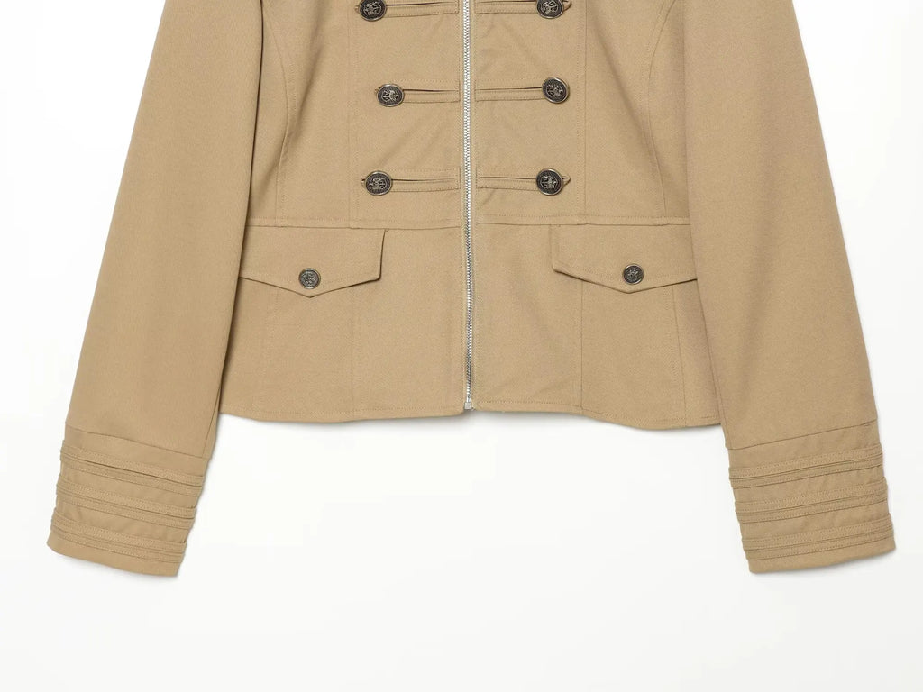 Casaco Feminino Estilo Militar com Fecho e Detalhes de Botões