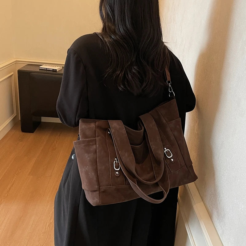 Women's Large Capacity PU Leather Crossbody Bag – Casual Punk Style Shoulder Handbag