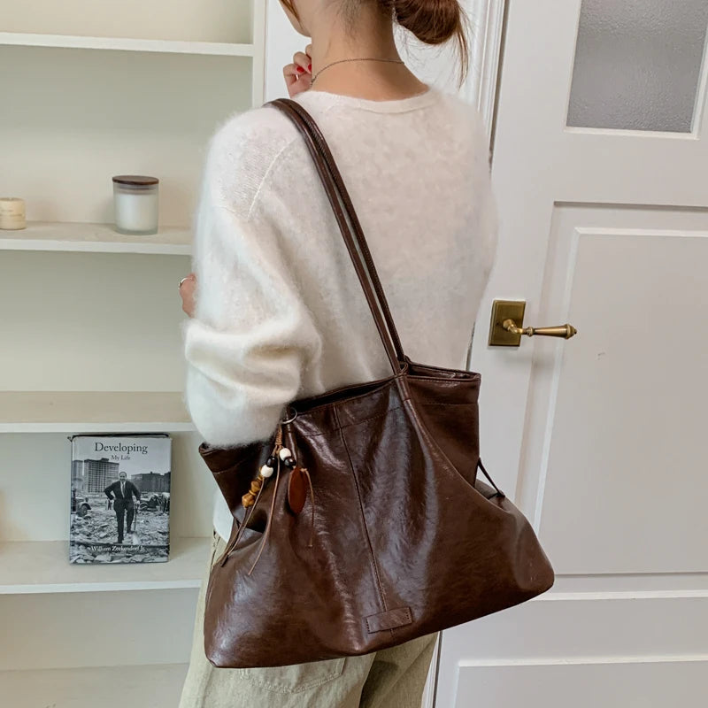Styleinger Women's Tote Bag Vintage Large-Capacity Soft Hobo PU Leather Zipper Shoulder Bag with Phone Pocket & Charm