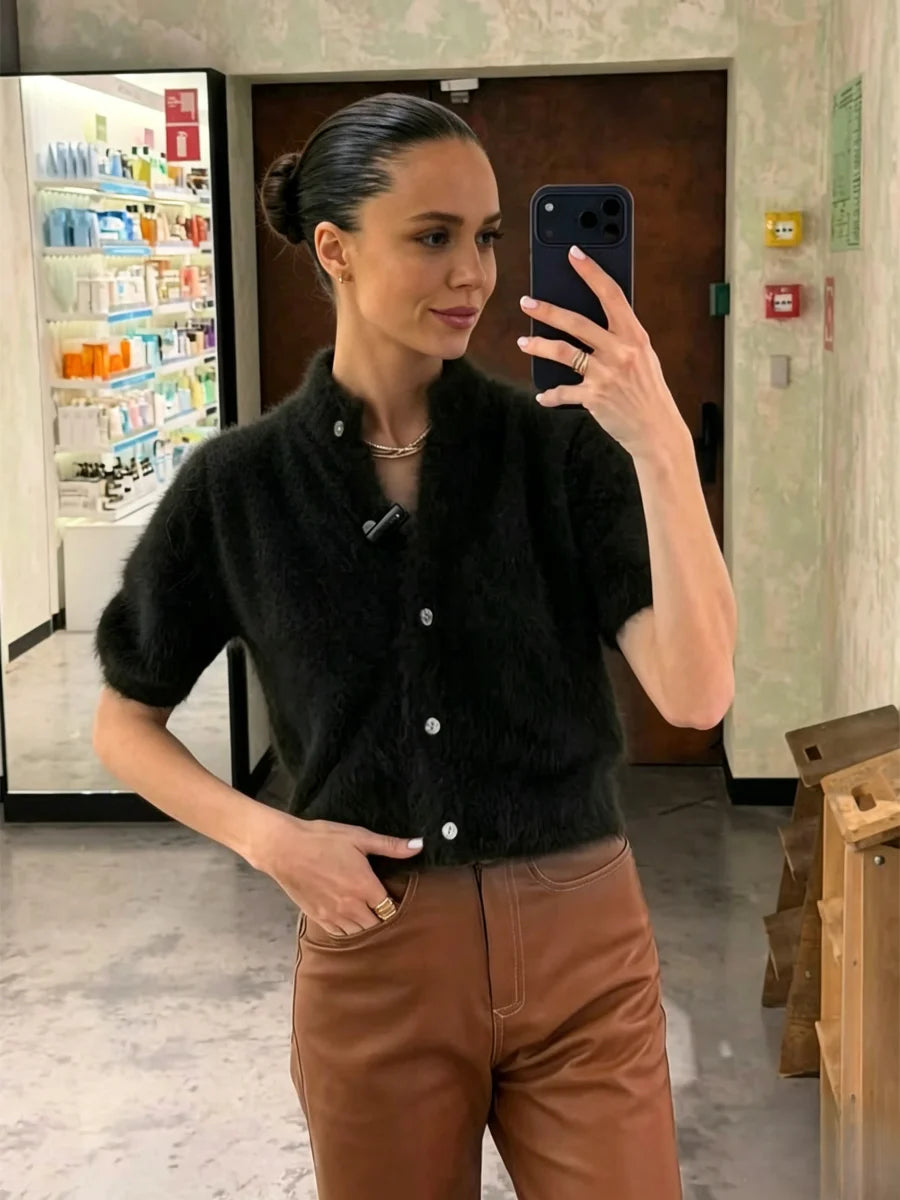 Cardigan Curto de Manga Curta Plush para Mulher | Top Felpudo Elegante com Fecho Simples