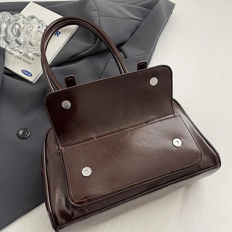 Small Retro Leather Tote Bags Women Zipper Outer Belt Flap Big Pocket Shoulder Bags