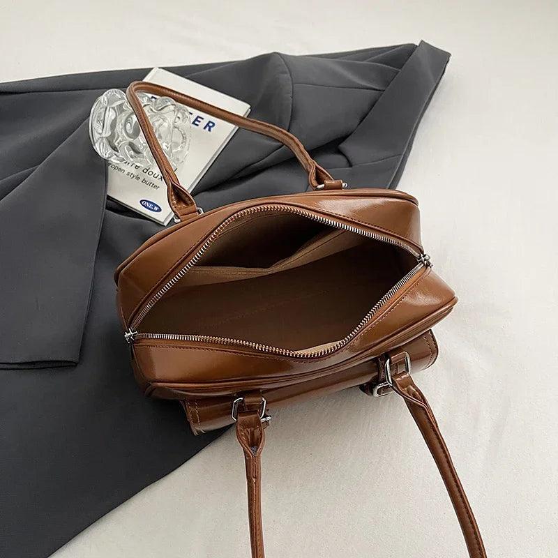 Small Retro Leather Tote Bags Women Zipper Outer Belt Flap Big Pocket Shoulder Bags