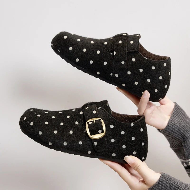 Damen Filzschuhe mit Polka-Dots, Retro-Schnalle, Slip-On Flats