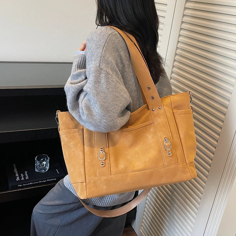 Women's Large Capacity PU Leather Crossbody Bag – Casual Punk Style Shoulder Handbag