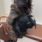 Women's Shoulder Bag Vintage Baguette-Shape PU Leather Zipper Crossbody Bag with Phone Pocket