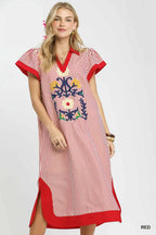 Umgee USA Midikleid gestreift rot Blumenstickerei V-Ausschnitt Besatz Seitenschlitz Shift