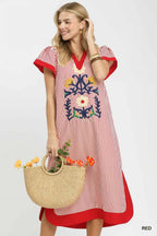 Umgee USA Midikleid gestreift rot Blumenstickerei V-Ausschnitt Besatz Seitenschlitz Shift