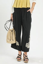 Umgee Leinenhose Schwarz mit Blumenstickerei Weites Bein Boho Knöchelhose
