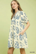 Umgee USA Minikleid V-Ausschnitt Spitze Zierleiste Blau Blumen Paisley Mix Ballon Kurz