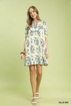 Umgee USA Minikleid V-Ausschnitt Spitze Zierleiste Blau Blumen Paisley Mix Ballon Kurz