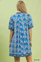 Umgee Baumwoll-Minikleid Blau Blumenmuster Kachelmix V-Ausschnitt Zierleiste Lässiges Kurzarm