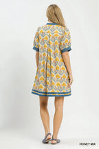 Umgee Baumwolle Blumenmuster Honiggelb Mix Print Mini V-Ausschnitt Spitzenbesatz Casual