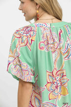 Umgee Lässige Bluse Paisley-Print Salbeigrün Puffärmel Kurzarm Rüschenoberteil