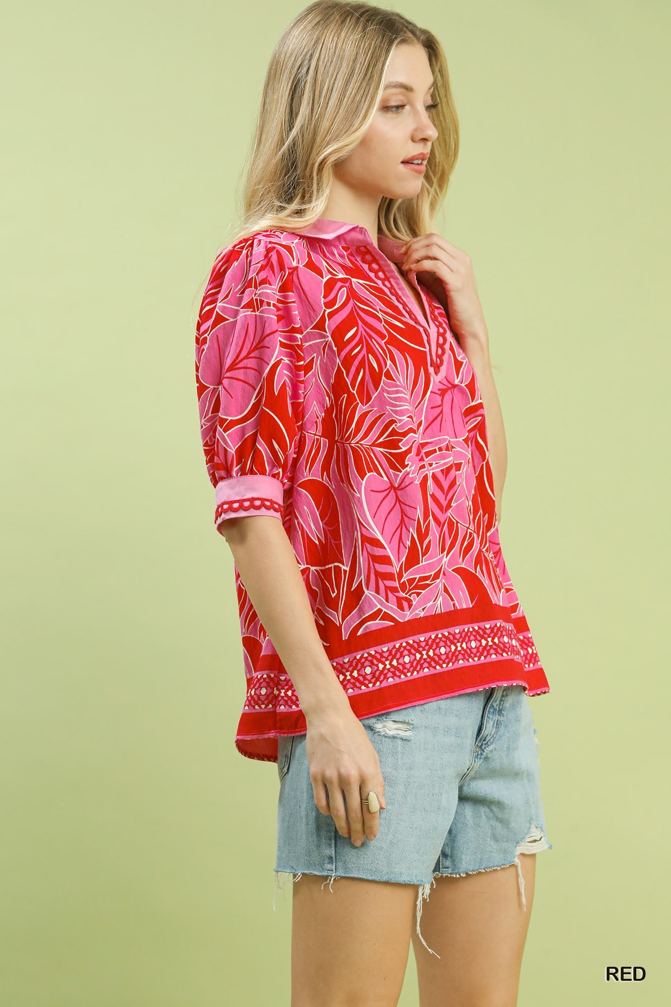 Umgee Casual Blouse Red Floral V-neck Lace Trim Short Puff Sleeve Top