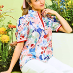 Umgee Bluse Blumenmuster Blau Mix Bloomscape Rot Geteilter V-Ausschnitt Kontrastbesatz Boho Top