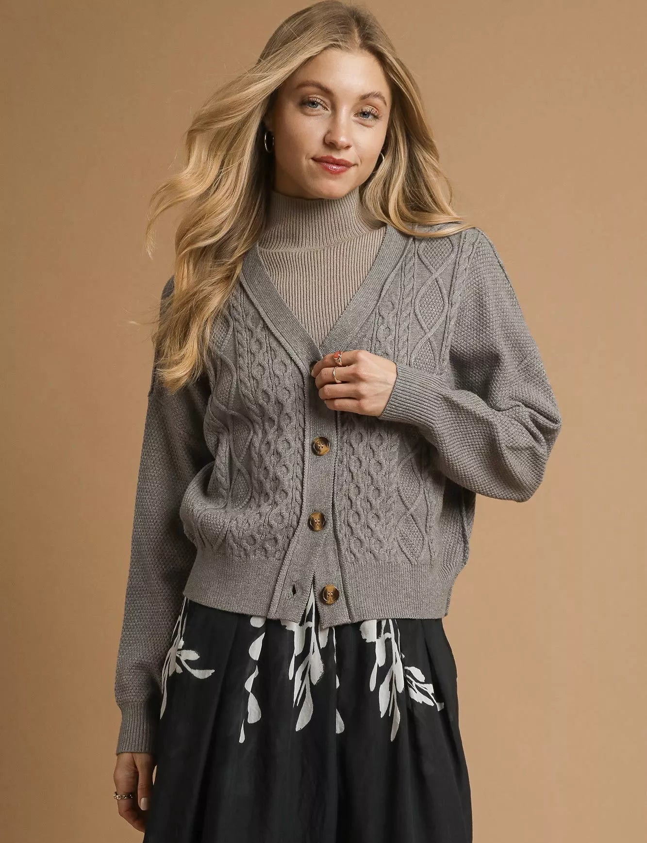 Umgee Cardigan Gray Chunky Cable Knit V-Neck Button-Up Womens Sweater H. GREY Umgee_Cardigan_Gray_Chunky_Cable_Knit_V-Neck_Button-Up_Womens_Sweater Trendsi