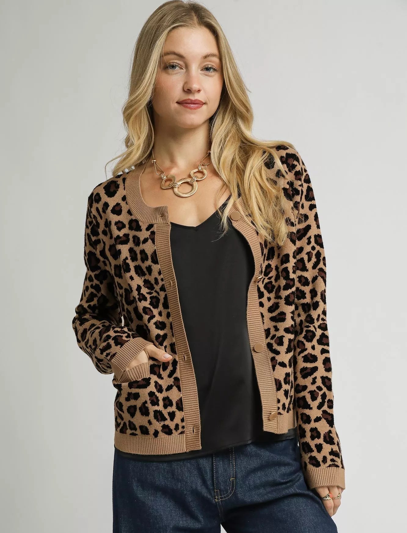 Umgee Leopard Print Cardigan Buttoned Long Sleeve with Front Pockets LATTE Umgee_Leopard_Print_Cardigan_Buttoned_Long_Sleeve_with_Front_Pockets Trendsi