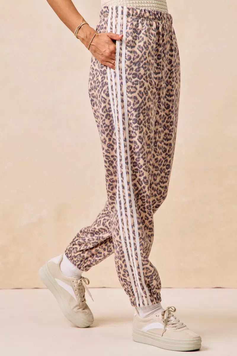 BiBi Women Leopard Track Pants Side Lines Elastic Waist with Pockets a22f927a6aab4eaf949a501c86235c19-Max-Origin Trendsi