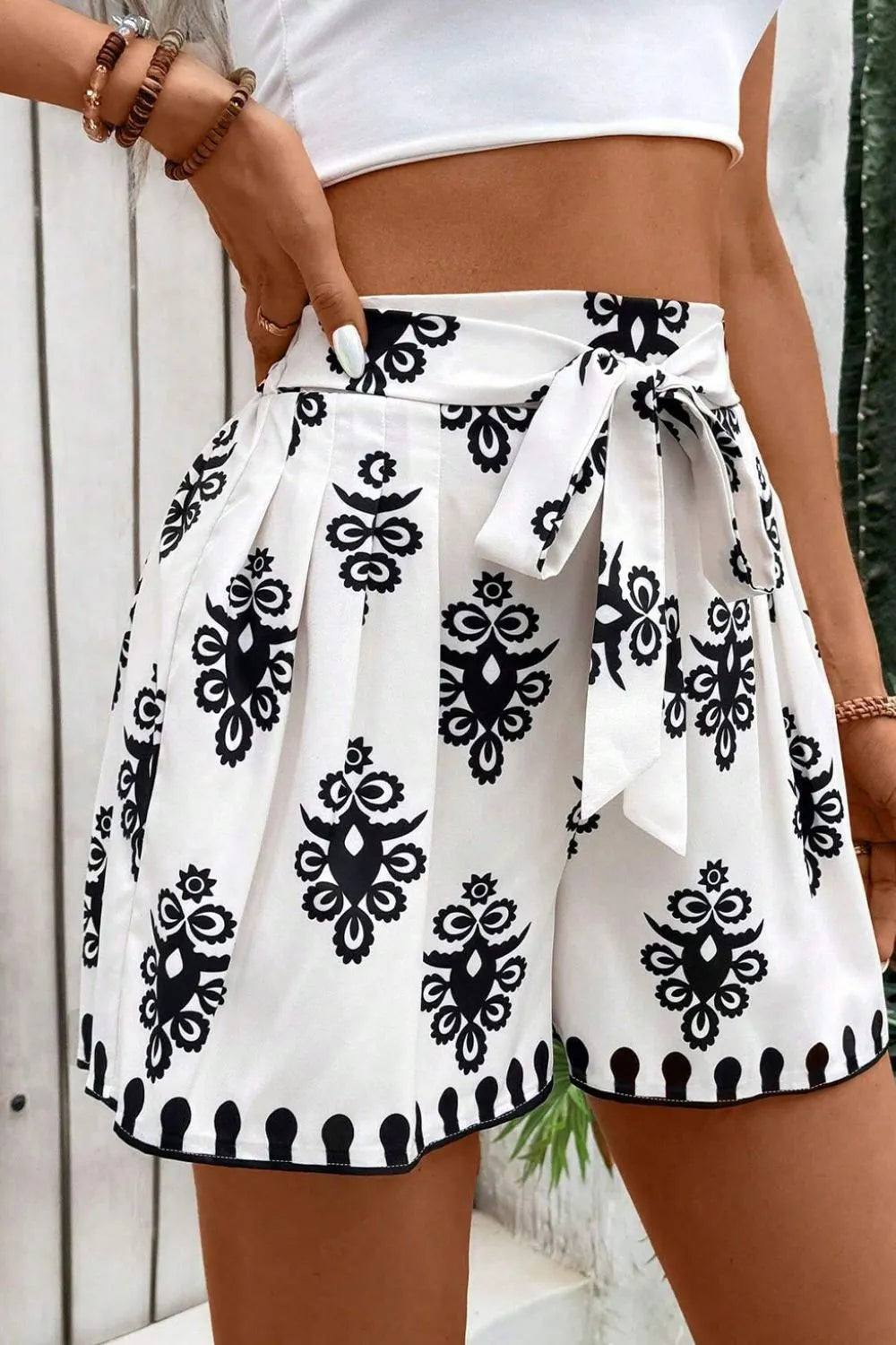 Women's White Tied Shorts Black Floral Printed High Waisted a2ed00df-b5c4-44a1-95b6-5bfe549db5ea-Max-Origin Trendsi