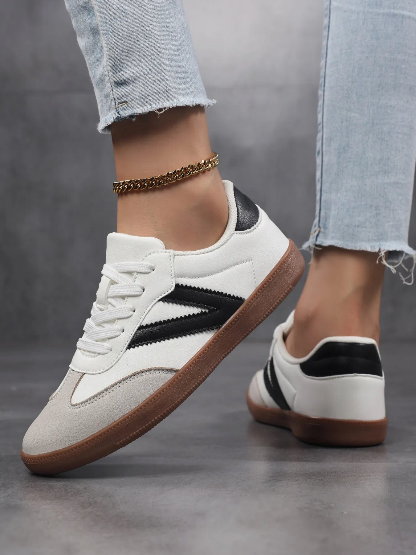 Women's Sneakers Casual V Contrast Round Toe Pu Leather Shoes a331dd054a314a5e9f3fc2dc830eef70-Max-Origin Trendsi