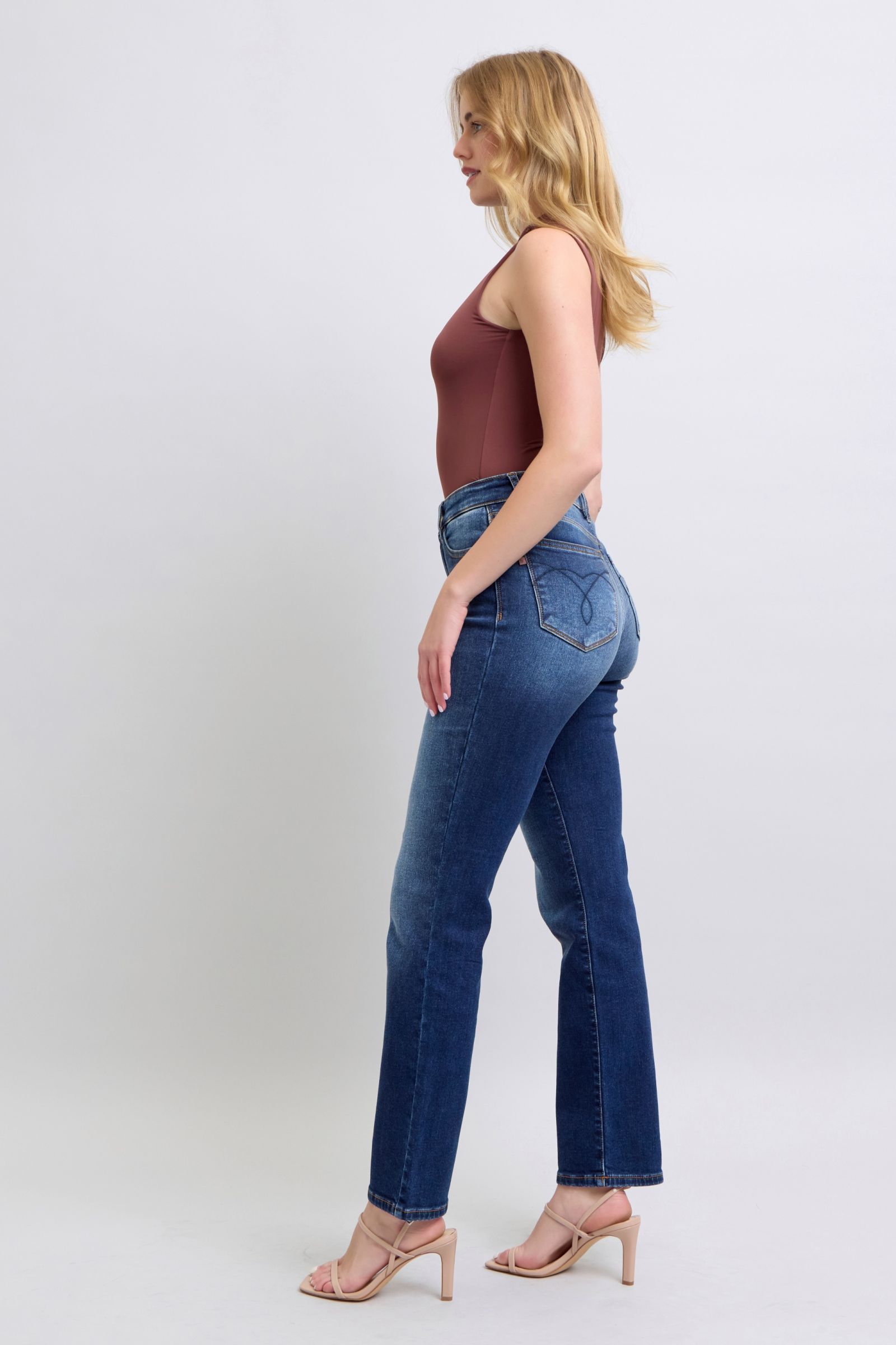 Judy Blue Women Jeans Full Size Dark Washed Straight Leg Pants with Pockets a3a042fb-dd2f-4c07-9a2b-72ec0b628159-Max Trendsi