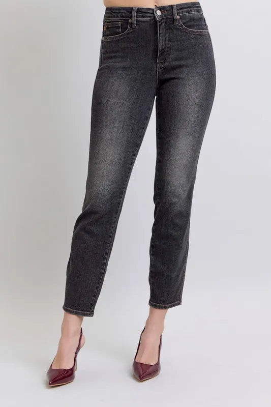 Judy Blue Black Slim Jeans Mid Rise Tummy Control BK a3dfe72a024943c1b3b5a3311f3e23ec-Max-Origin Trendsi