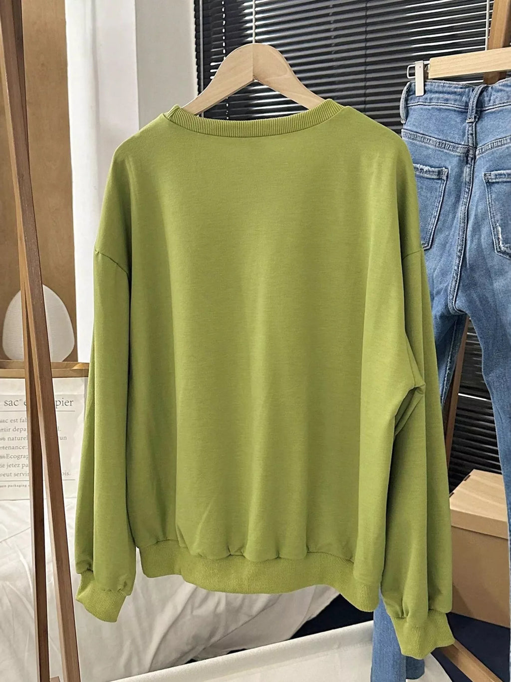 Women's Sweatshirt Green Boston Graphic Oversized Crewneck Pullover a4a1c1c23dda4e959ecd93cc67f90a32-Max-Origin Trendsi