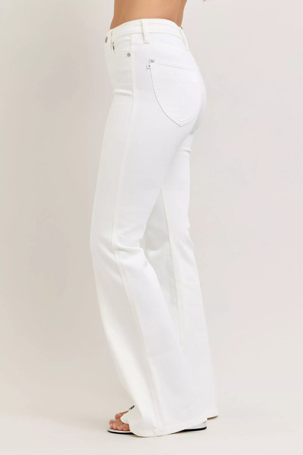 Judy Blue White Flare Jeans High-Waisted Tummy Control Denim Pants a4b3cf44-fae0-4c94-b462-1d093ffd00e9-Max-Origin Trendsi