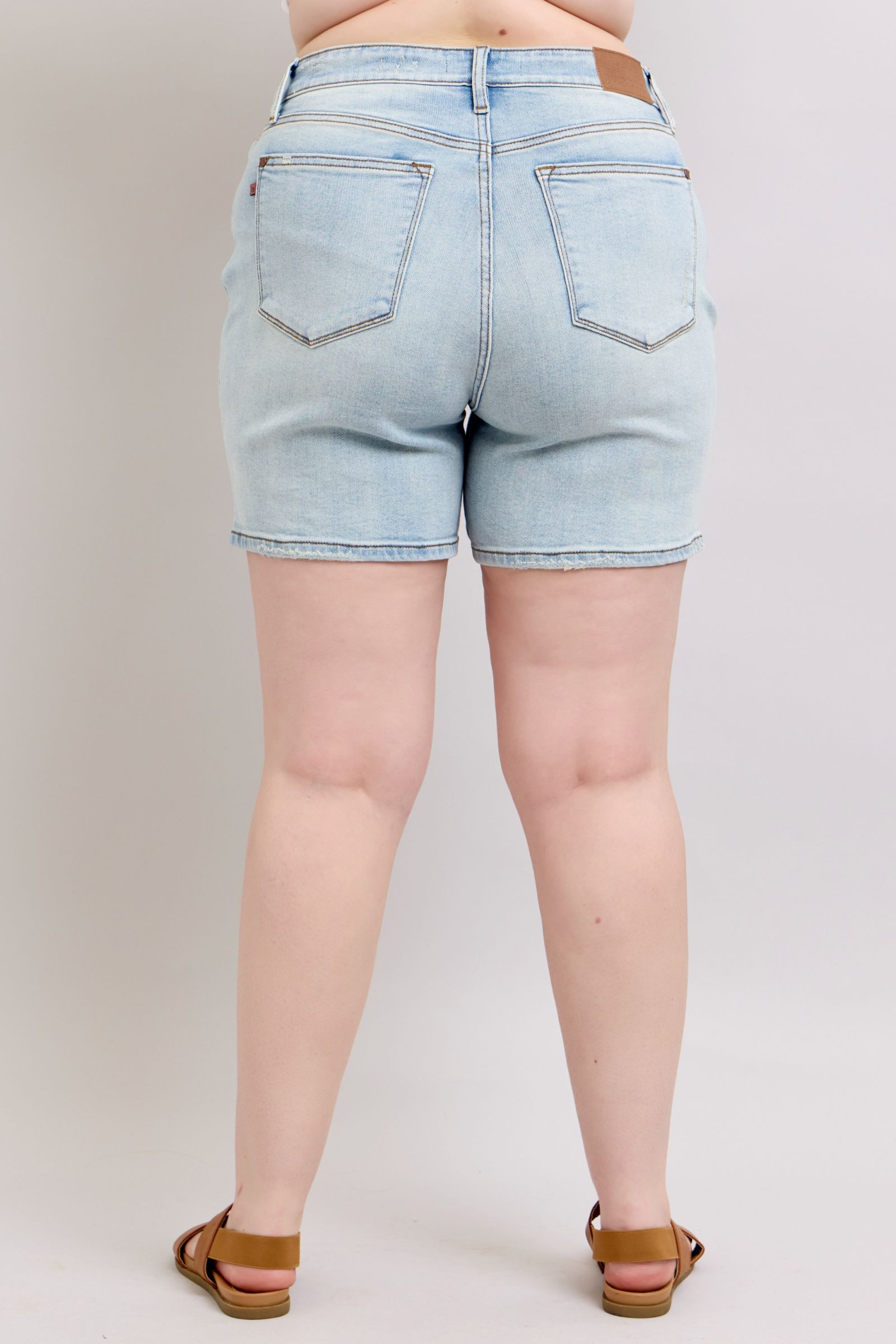 Judy Blue Denim Shorts 2 Buttons with Pockets Light Wash Plus Sizes a66ad9e5-549f-4d6c-8d6d-9c4054783767-Max Trendsi