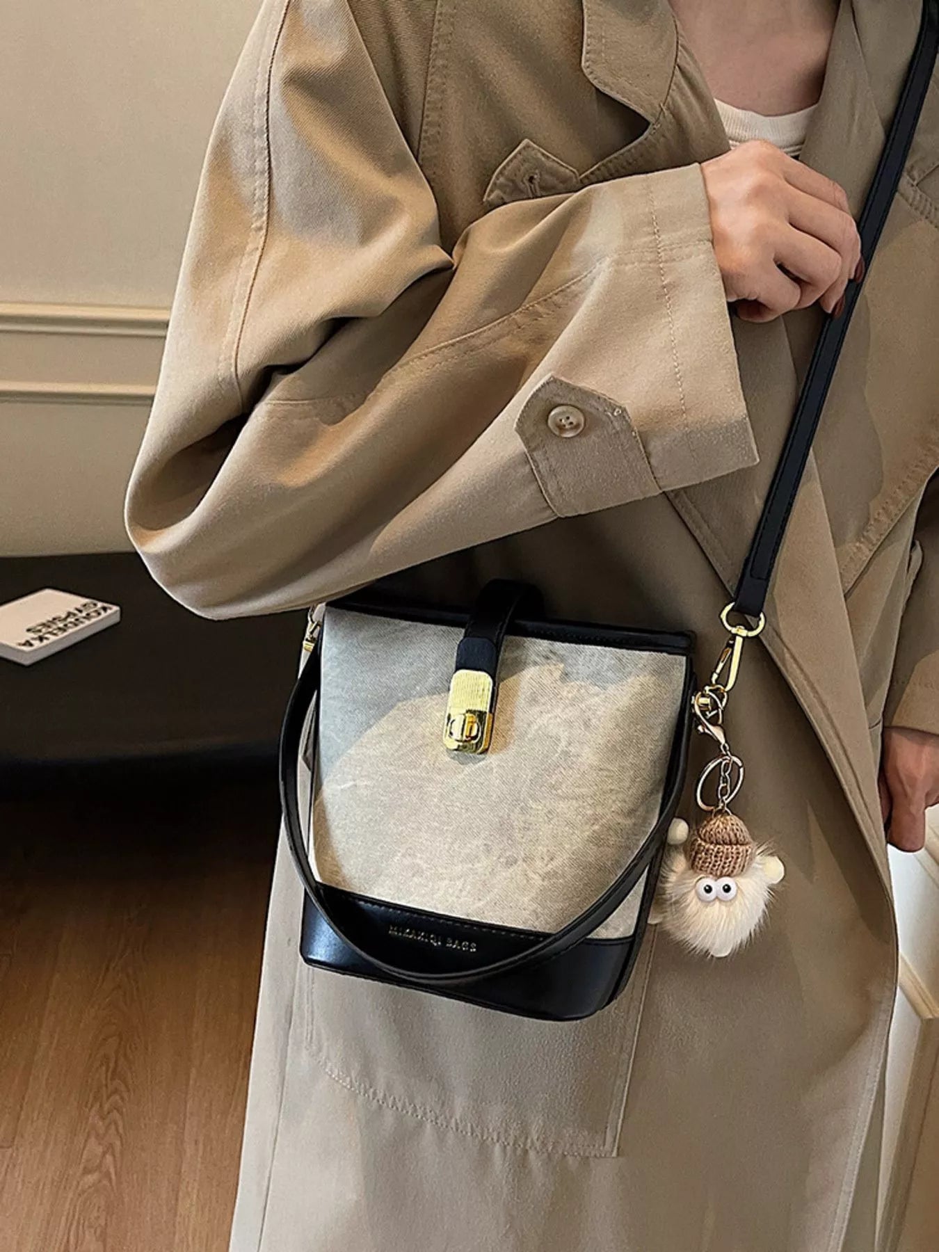 Womens Bucket Dark Brown Pu Leather Crossbody Bag White With Black One Size a843f240-a30e-4abe-a1c0-0a1376451475-Max-Origin Trendsi