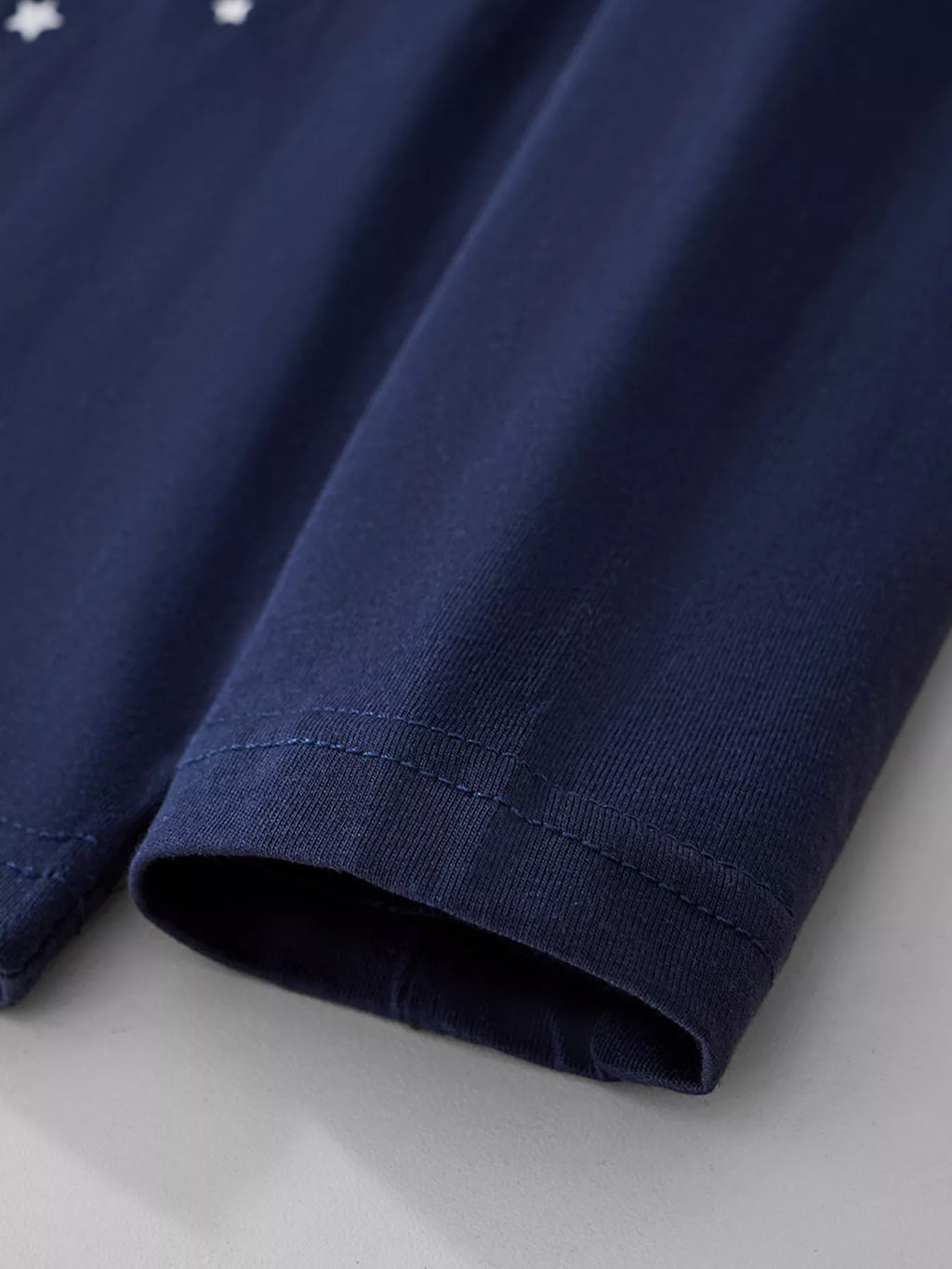 Children's Christmas Santa Sleigh Graphic Long Sleeve T-Shirt ad25e58f054b42acbd76b86b327e8c10-Max-Origin Trendsi