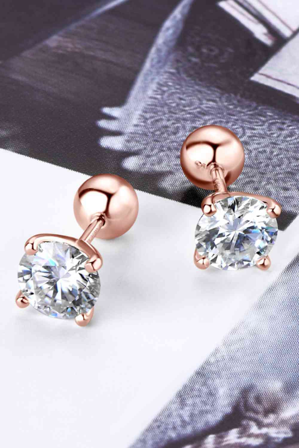 2 Carat Moissanite Stud Earrings 925 Sterling Silver ad42d55ca8a645418b2cd33810bf64d4-Min Trendsi