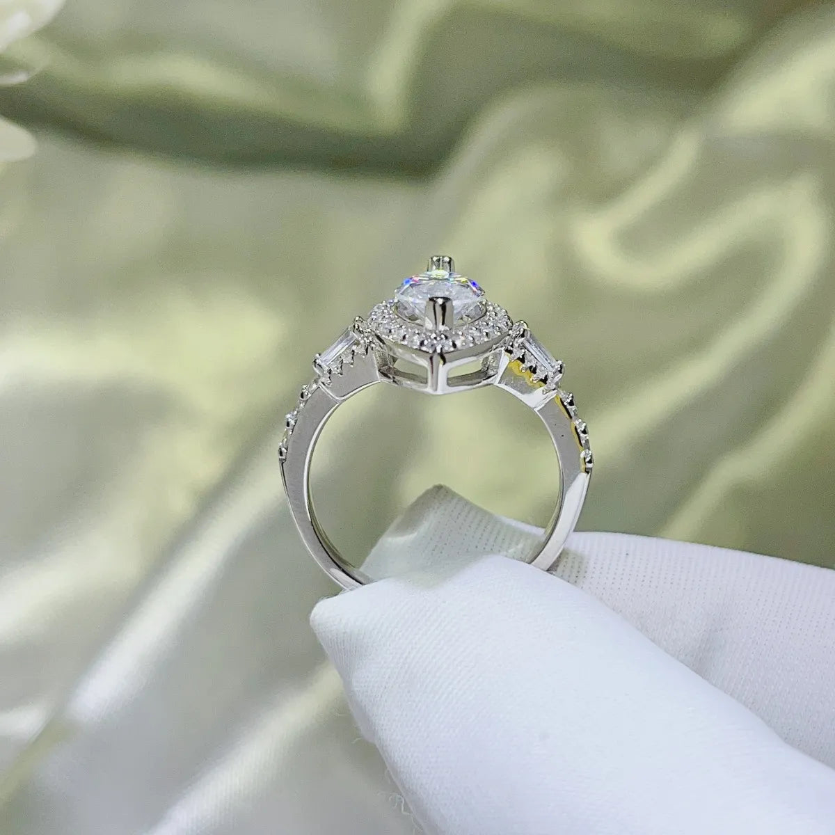 Silver Ring 2 Carat Moissanite 925 Sterling Platinum-plated ae2e8004-df34-4ad4-a3fc-c033339bbb58-Max-Origin Trendsi