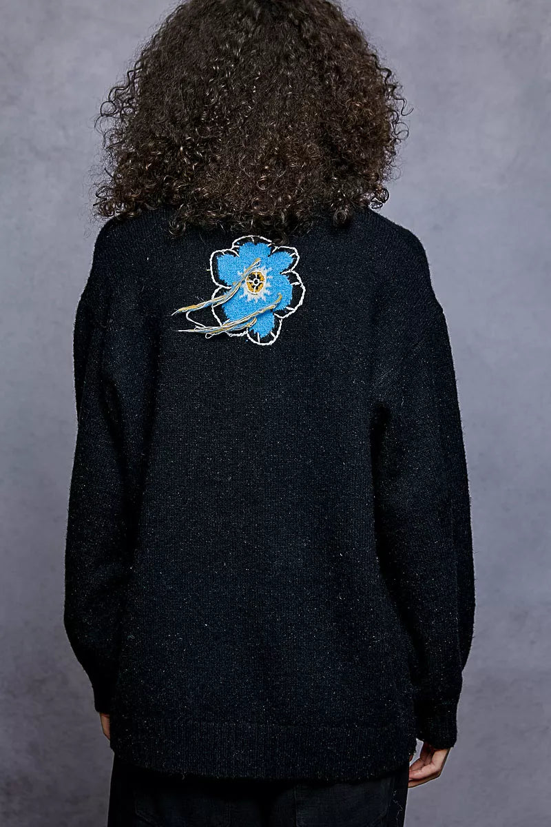 POL Black Sweater Floral Pattern Round Neck with Exposed Stitching Pullover af329dd2-c8a6-4b6d-a151-7d3f05dfe799-Max-Origin Trendsi