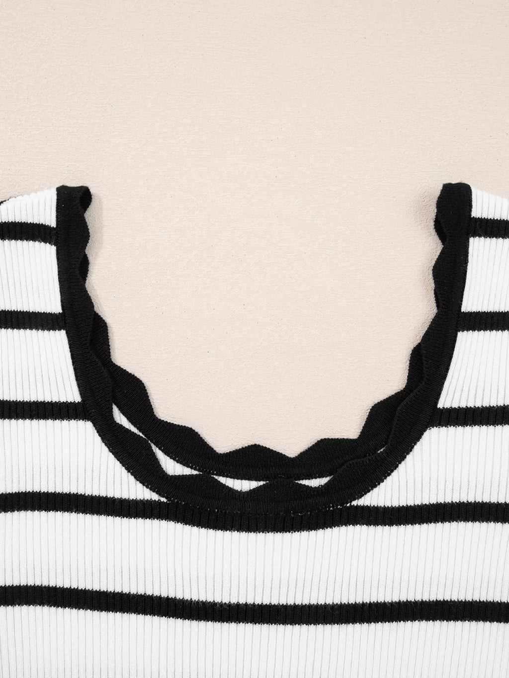 Women's Knit Top Black Striped Scalloped Trim U Neck Striped Ribbed Slim af6c068ef1c840d98270bdeea81cd1a7-Max-Origin Trendsi