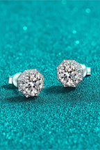2 Carat Moissanite Stud Earrings 925 Sterling Silver b0f3e599324c4e75a904b0011b2add08-Min Trendsi