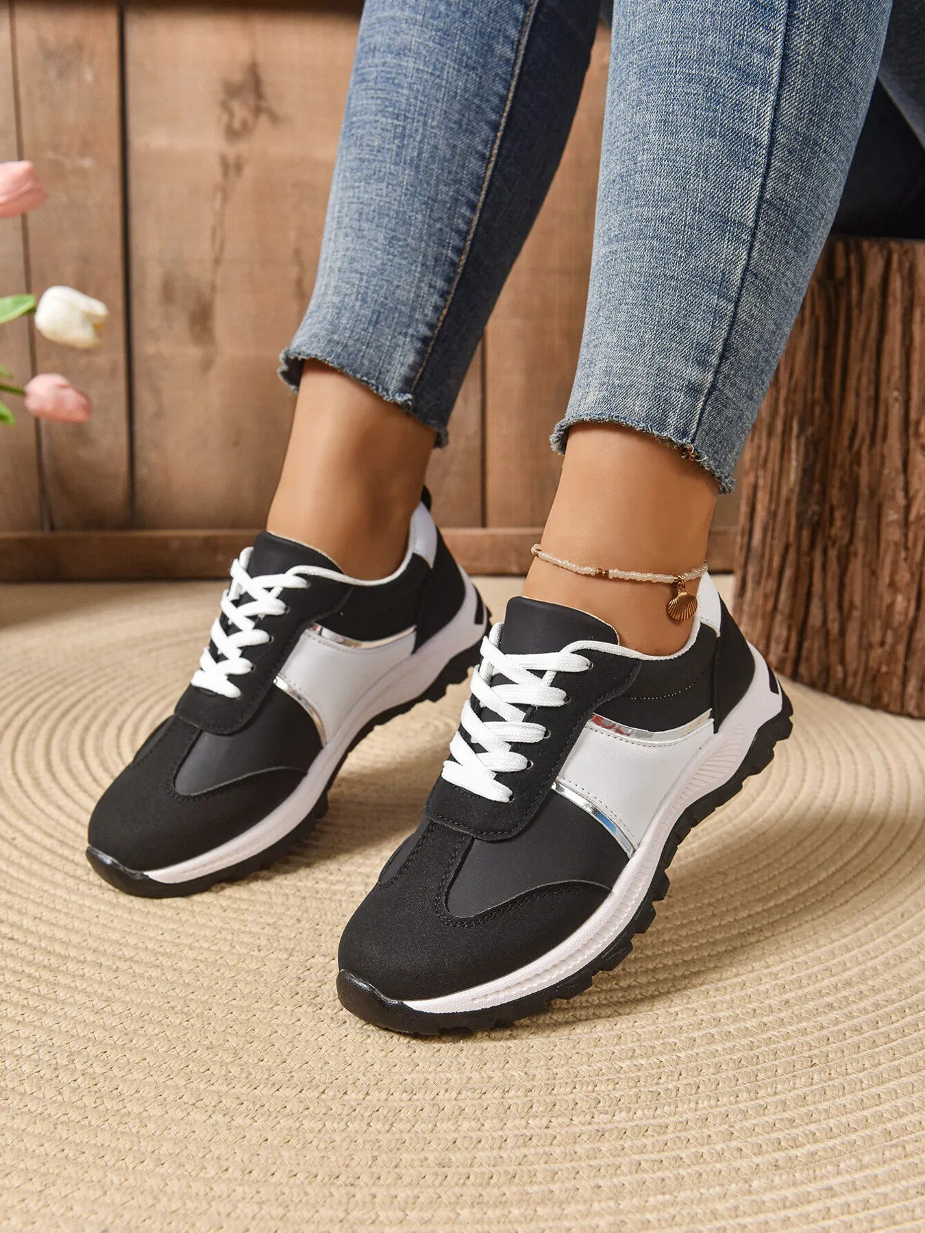 Women's Sneakers PU Leather Contrast Lace Up Flat Casual Shoes Black b25b9036e48e4cc39f5b13a49afc5062-Max-Origin Trendsi