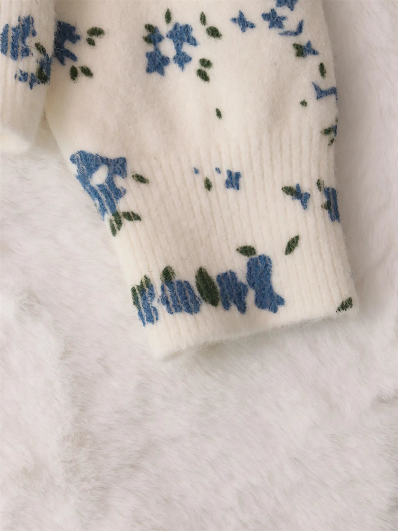 Women's Cardigan Floral Button-Up Long Sleeve Knit Round Neck b319691f09c44ab1be7627a9f8ce910e-Max-Origin Trendsi