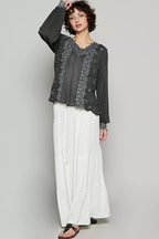 POL Womens Blouse Black Floral Embroidery Woven Top with Lace Trim b45c99db-c9bd-44a9-96dd-7487a1e58164-Max-Origin Trendsi